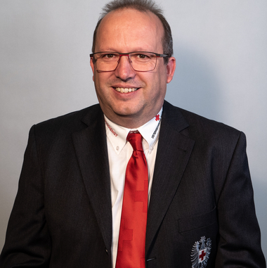 Andreas Karl - © Rotes Kreuz Tirol, Omurkul Bourbaev Andreas Karl ist Geschäftsführer des Rettungsdienstes Tirol GmbH und stellvertretender Geschäftsführer des Roten Kreuzes Tirol