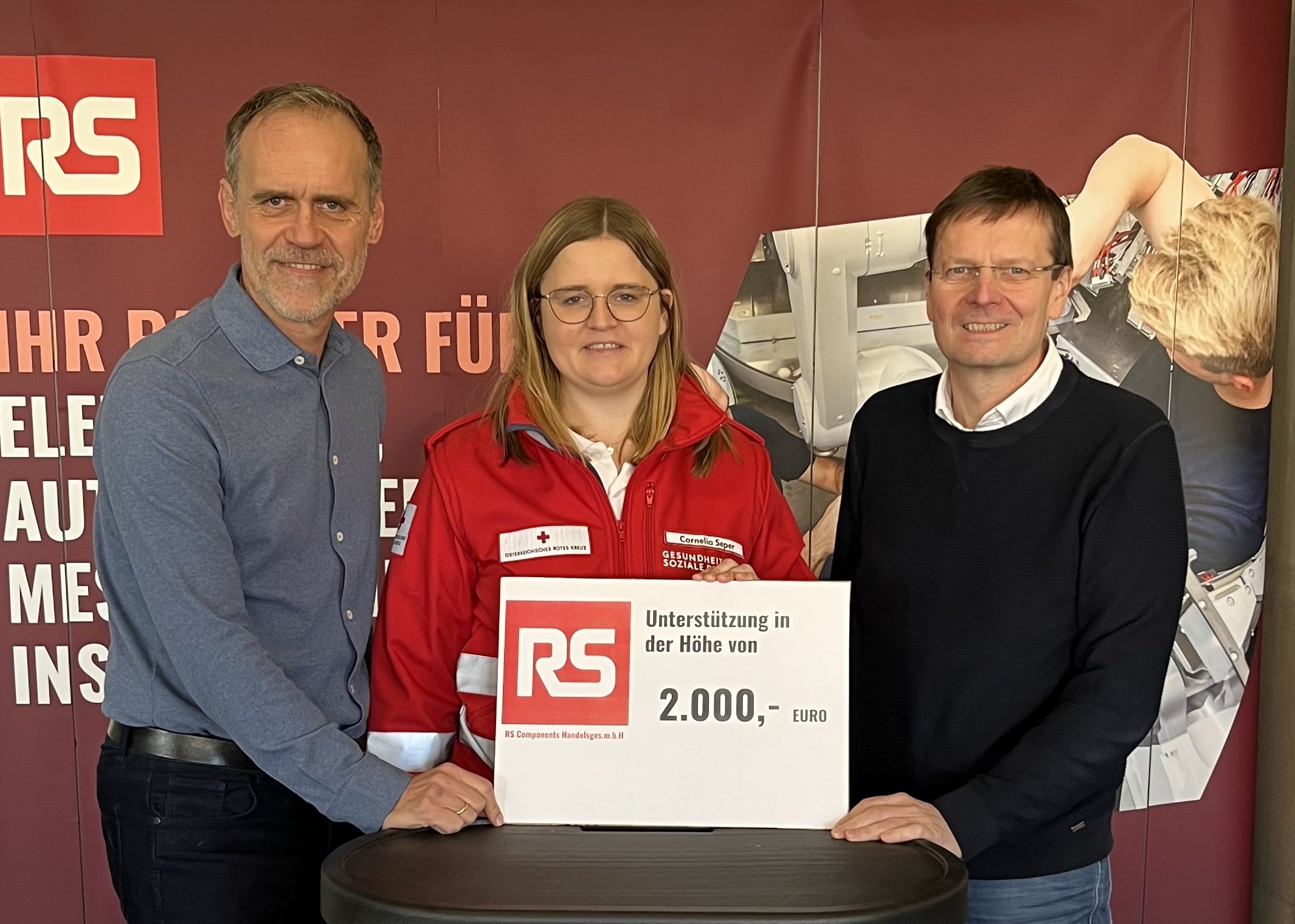 Spendenübergabe RS Components an Kinderburg