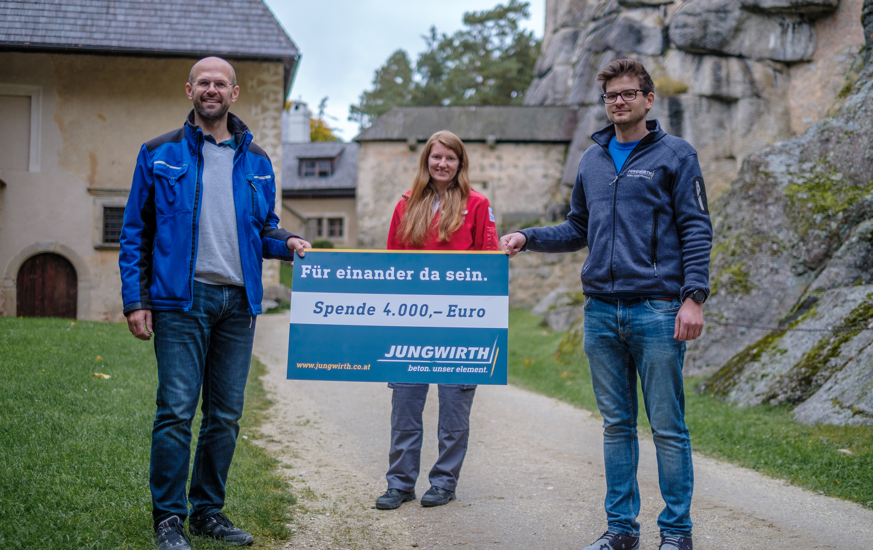 Spendenübergabe der Firma Jungwirth an die Kinderburg Rappottenstein