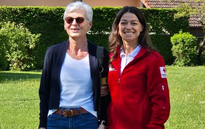 Zwischen Besuchsdienst-Mitarbeiterin Kerstin Kohlberger und Elisabeth Ruzinger ist eine echte Freundschaft entstanden.