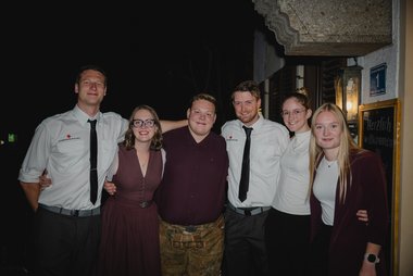  Rotkreuz-Kolleg:innen aus Saalfelden v.l.n.r. Jakob Wagenhofer, Laura Steiner, Florian Haas, Christian Epp, Johanna Graf und Katharina Herzog