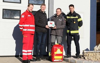 Übergabe des Defibrillators in Gaflenz