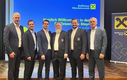 © Credit Raiffeisen Steyr Gruppenfoto Informationsveranstaltung