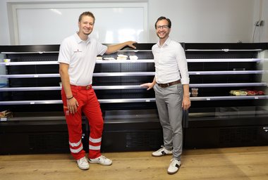 Neue Kühlregale sichern Lebensmittelversorgung im Rotkreuz-Markt Eferding – langjährige Partnerschaft macht Investition möglich