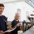 Kolleg_innen bei der Mitarbeit im Stern