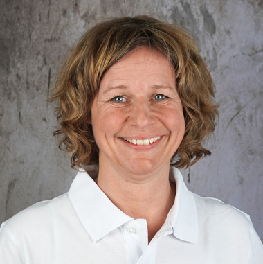 Portraitfoto von Claudia Mathis, Administration Fachausbildungen