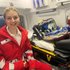 Sanitäterin Anika Holzinger im Rettungswagen sitzend