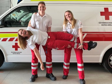 Gemeinsam stark im Einsatz – Claudia, Armin und Helena Ammerstorfer helfen Seite an Seite.