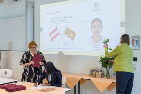 Erfolgreiche Nostrifizierung 2 Pflegerinnen SWH Obertrum