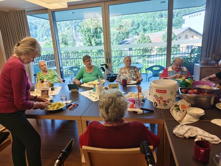 Apfelstrudelbacken im SWH Hallein