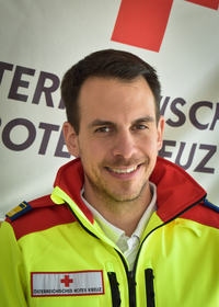 Robert Strauss - Bezirksstellenleiter-Stellvertreter - in Rotkreuz-Einsatzuniform.