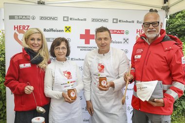 Bezirksstellenleiterin Andrea Wildberger, Elisabeth Grabmer, Philipp Rachinger und Initiator Clemens Strobl