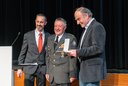 Florian Klug, Fritz Hammer und Dr. Gerhard Fromm mit dem Verdienstzeichen in Gold