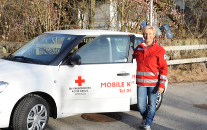 Mobile Krankenpflegefahrzeug mit Andrea Gabl