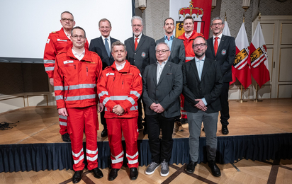 © Peter C. Mayr Gruppenbild der Offiziersangelobungsfeier im Landhaus OÖ. 2024