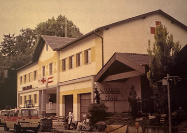 Das fertig aufgestockte Gebäude.