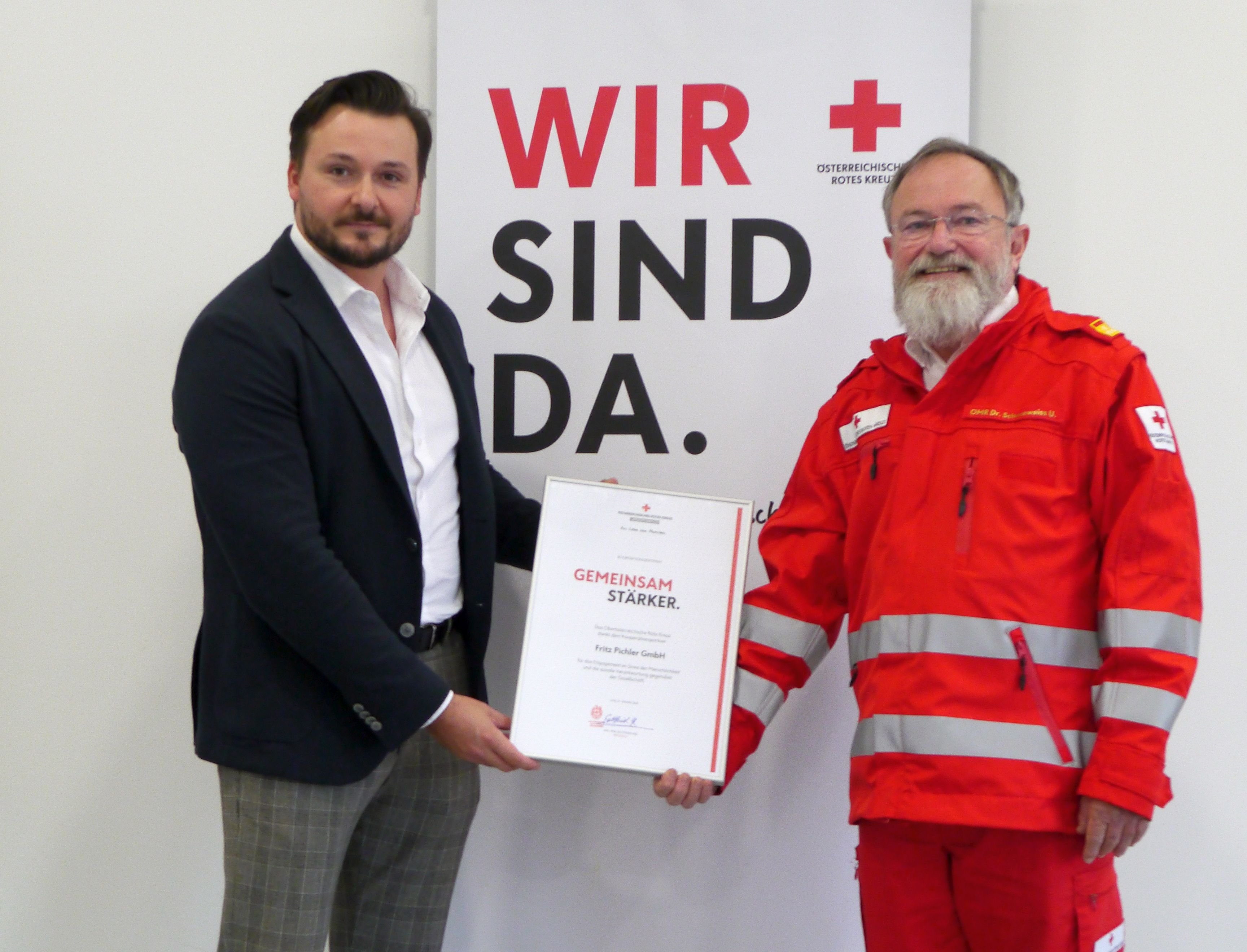 Foto OMR Dr. Schneeweiß mit Lukas Wögerbauer