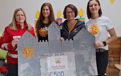 Spendenübergabe Sonnenscheinchen