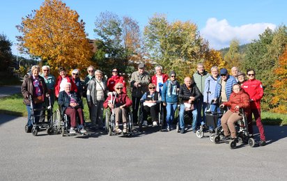 Gruppenfoto im Park.