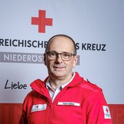 Portraitfoto des Bezirksstellenleiter-Stellvertreters Rotes Kreuz St. Pölten, Hubert Hollaus