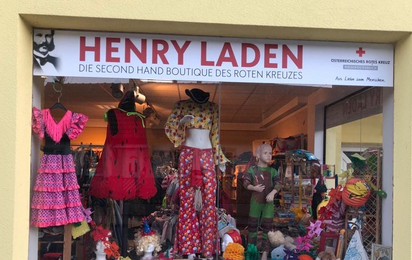 Auslage des Henry Ladens in Groß-Siegharts im Waldviertel.