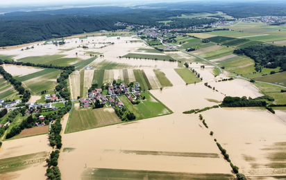 Hochwasser im Burgenland - © Rotes Kreuz Burgenland Bild aus Vogelperspektive zeigt Hochwasser im Burgenland