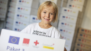 Bezugsberechtigte Schüler_innen erhalten Ihr Schulstartpaket beim Roten Kreuz.
