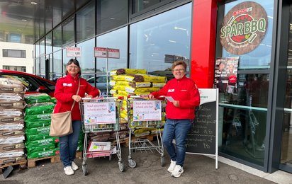 Vor rund 100 Lebensmittelgeschäften konnten Kundinnen und Kunden Produkte für die Rotkreuz-Märkte spenden.