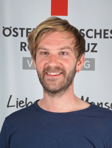 Portraitfoto von David Hahn, Bereichsleiter Jugendrotkreuz, Sachreferent Verkehrserziehung, Kinder- und Jugendschutzbeauftragter