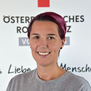 Portraitfoto von Jacqueline Müller, Buchhaltung