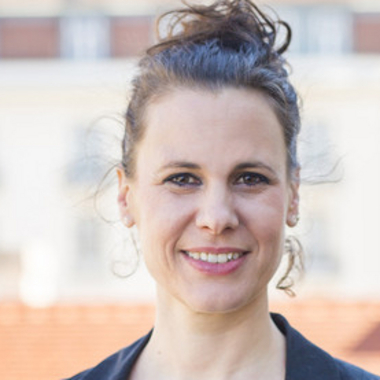 © Österreichisches Rotes Kreuz/Kellner Holly Thomas Österreichische Rotkreuz Mitarbeiterin Claire Schocher-Döring, Leitung Suchdienst und Familienzusammenführung
