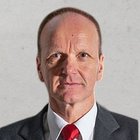 Markus Mayr - © ÖRK Markus Mayr im Anzug