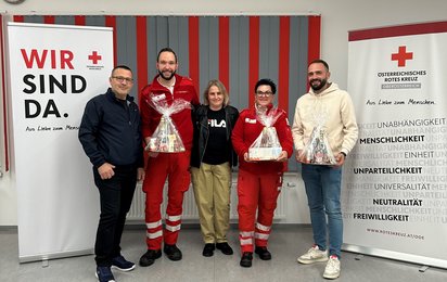 Ein Gruppenfoto von allen an dem Einsatz beteiligten Personen.