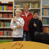 Maria M mit dem Team des RK-Wunschmobils