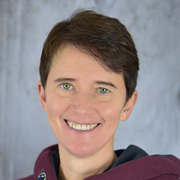 Portraitfoto von Christina Fuksa, IT-Administratorin