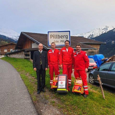 © Rotes Kreuz Schwaz v.l.n.r. Bgm. Ing. FENDER Hannes, BRADL Thomas, EDER Stefan, KOMETER Helmut