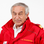 Univ.-Prof. DDr. Gerald Schöpfer, Präsident des Österreichischen Roten Kreuzes. Portrait in Uniform.