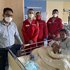 Der kleine Paul hatte es eilig! Eine Minute vor eintreffen des Notarztes haben unsere Rettungssanitäter Lukas, Patrick und Daniel die zum zweiten mal werdenden Eltern bei der Geburt unterstützt. Gesund und munter, konnte die Mutter mit dem Kind in den Armen in ein Krankenhaus gebracht werden.