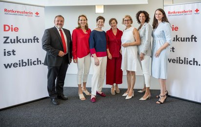 Gruppenfoto vom Auftaktevent zur Rotkreuzlerin