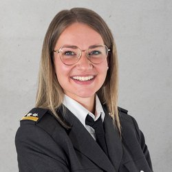 Ortsstellenleiterin Defereggental in Uniform