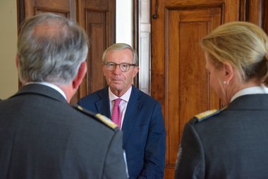 Präsident Dr. Werner Aufmesser und Landesgeschäftsführerin Sabine Tischler beim offiziellen Abschiedsbesuch des Landeshauptmannes Dr. Wilfried Haslauer.