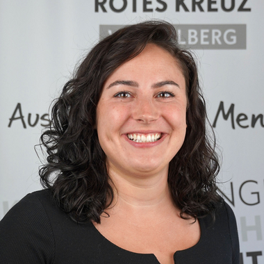 Portraitfoto von Sarah Bickel, Marketing und Kommunikation