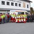 Die neuen Rettungssanitäter:innen mit Vertreter:innen des Roten Kreuzes.
