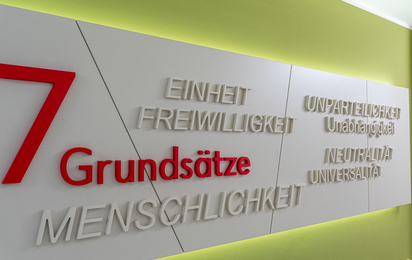 Die 7 ÖRK-Grundsätze: Menschlichkeit. ... Unparteilichkeit. ... Neutralität. ... Unabhängigkeit. ... Freiwilligkeit. ... Einheit. ... Universalität