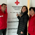 Landesrätin Gabriele Fischer zu Besuch bei einem Protect Plus Workshop in Wörgl. Zwei Rotkreuz-Mitarbeiter informieren sie