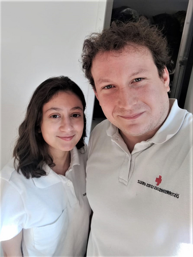 Christoph Sanz von der Bezirksstelle Baden und Tatev Mirakhoryan aus Armenien, die derzeit mit dem Europäischen Solidaritäts Korps ein Jahr als Freiwillige beim Roten Kreuz in Baden verbringt.
