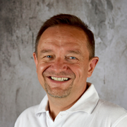 Portraitfoto von Andreas Enne MA MBA, Qualitätsmanagement und - sicherung