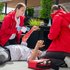 Küchenunfall im Hotel Belmonte in Sillian – Rotkreuz-Jugendliche versorgen einen verletzten Patienten im Rahmen des Bewerbes.