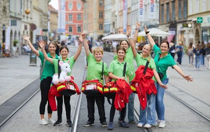 JRK Krenglbach in Graz - © RK Krenglbach Kinder auf der Herrengasse in Graz