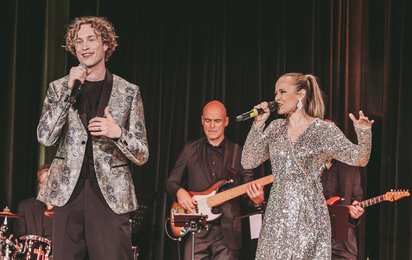 Lukas Mayer und Missy Mai sorgten beim Benefizkonzert für tobenden Applaus.